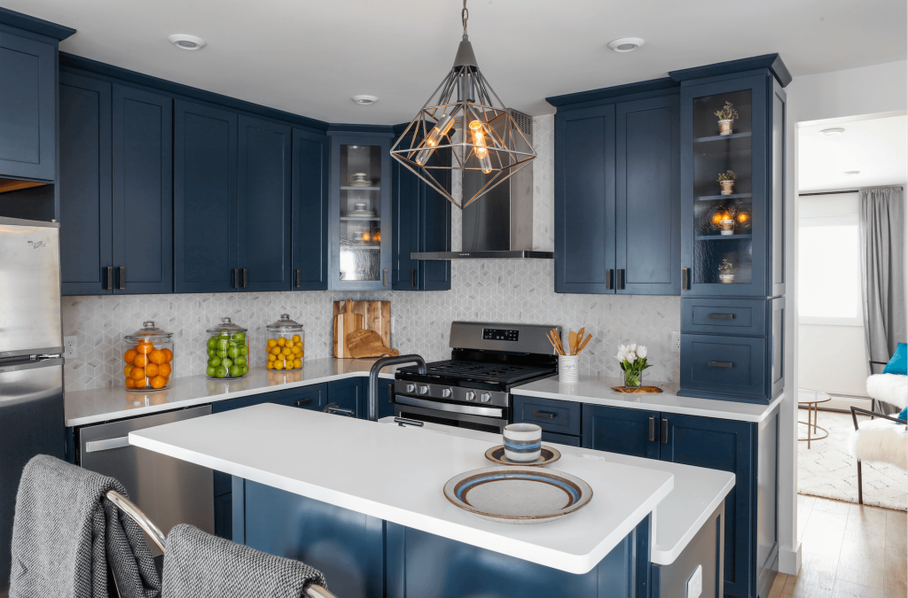 wall color for navy blue kitchen cabinet